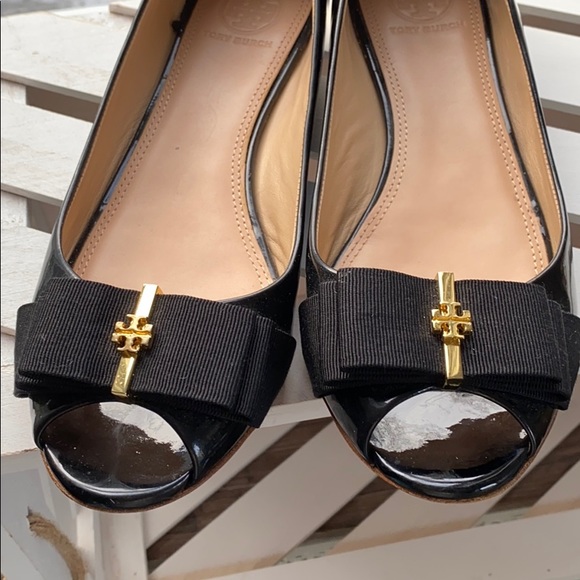 SOLD ✨Host Pick✨ Tory Burch leather peep toe - Picture 2 of 4